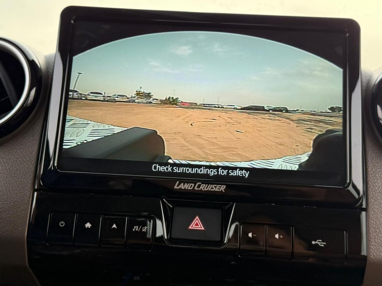 Toyota Land Cruiser Pick Up  Toyota Land Cruiser Pick Up 2026 Toyota Land Cruiser DC 4.0L AT Petrol (Full Option)