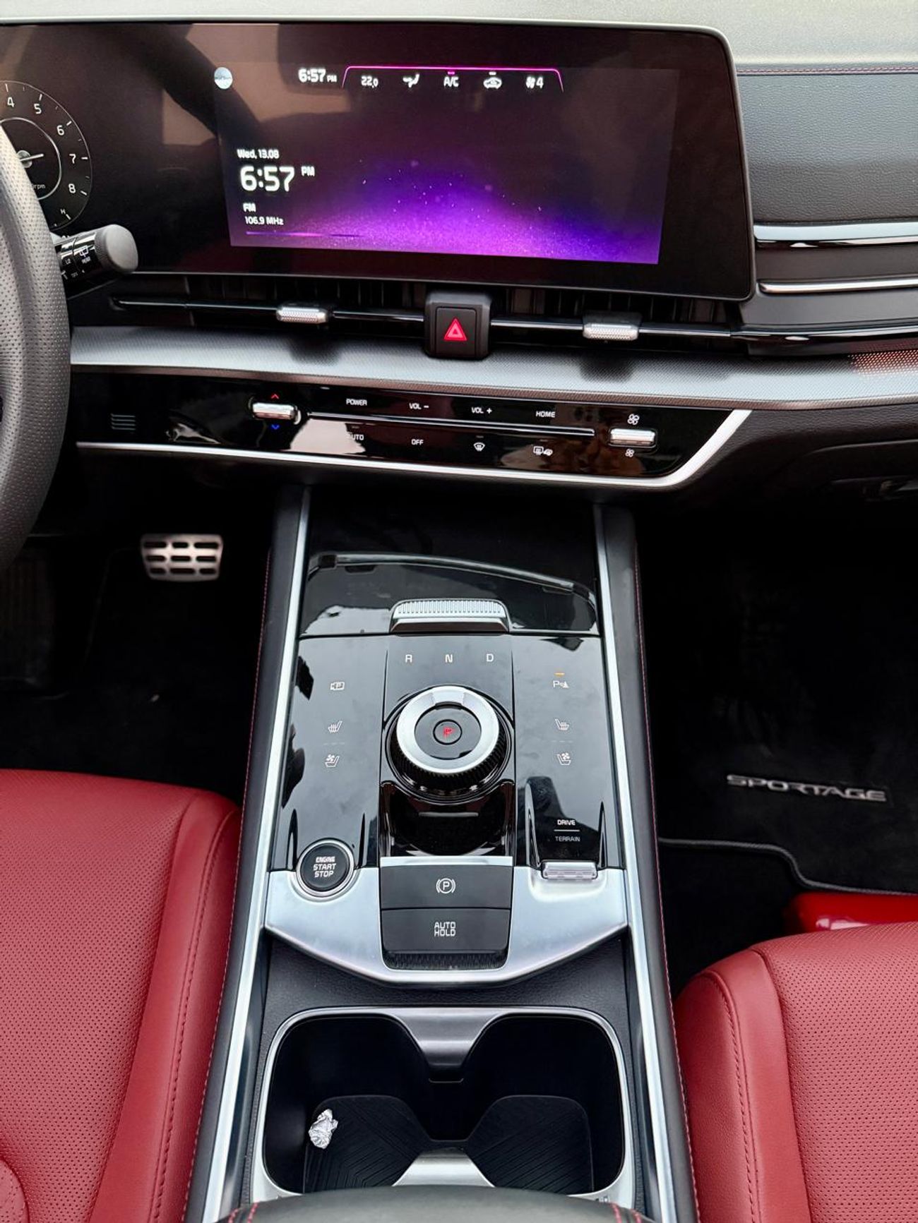 كيا سبورتيج 2.0L MPI LX (FWD)