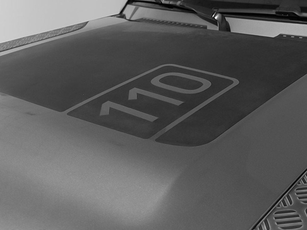 Land Rover Defender P400 110 SE 3.0L (5 Seater)