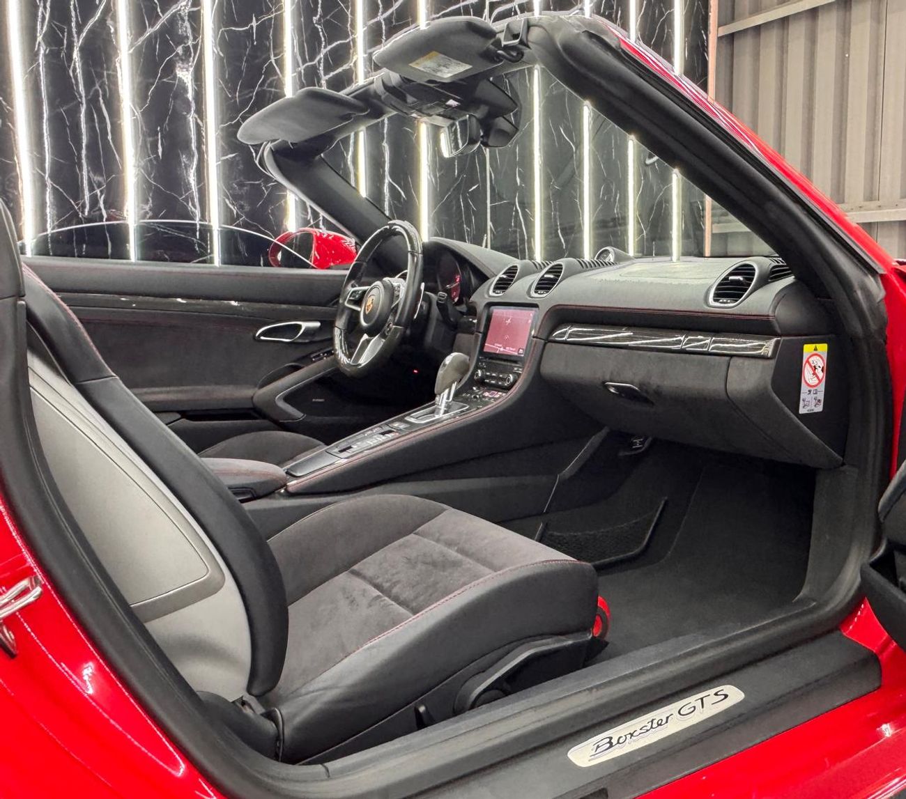 بورش بوكستر 718 GTS 2.5L 2018 Porsche 718 Boxster, Nov 2026 Porsche Warranty, Sport Chrono Package, GCC