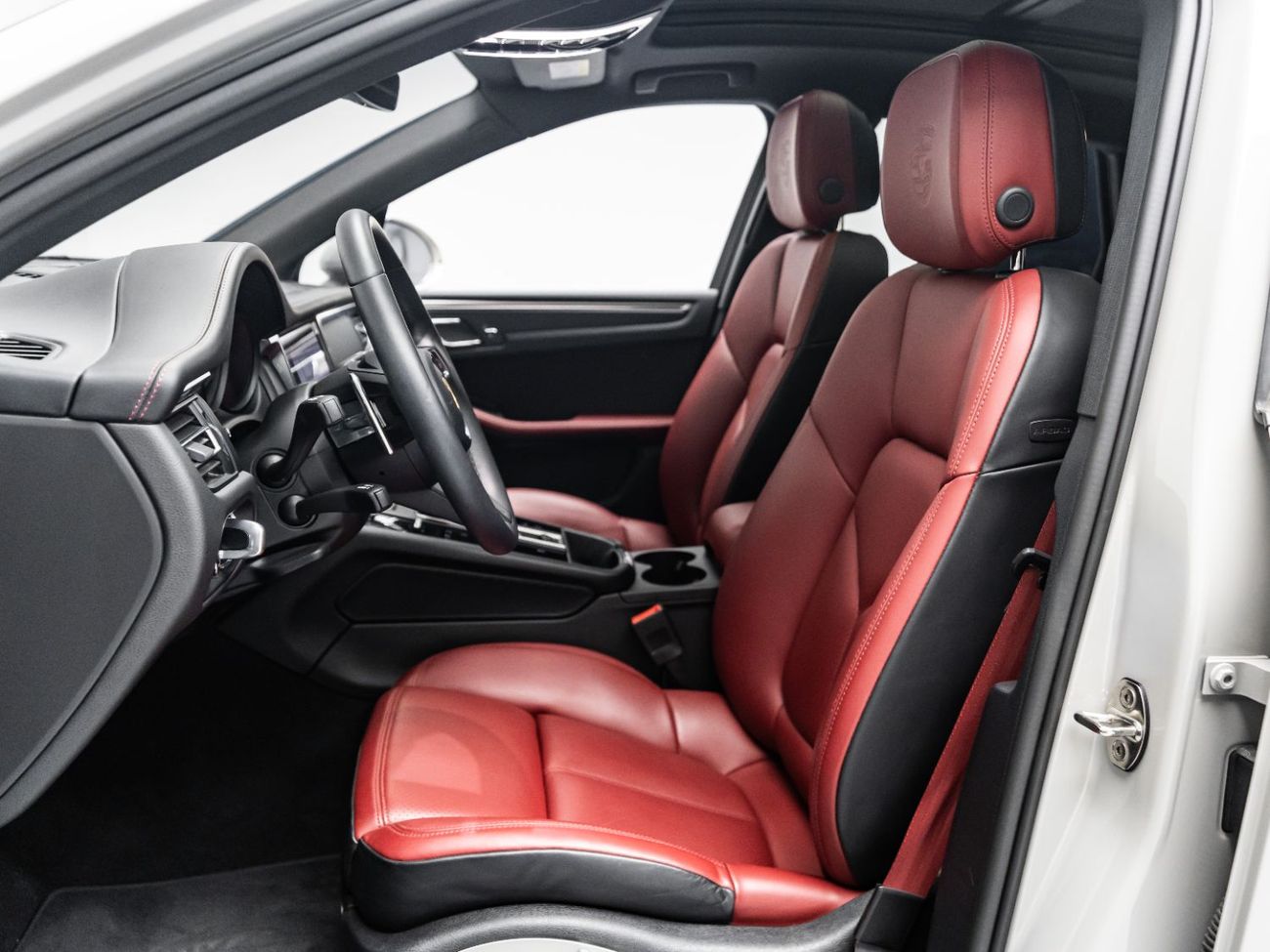 Porsche Macan Std 2.0L (252 HP) 2024 Porsche Macan, 2.0L TC I4, 4WD, 248 bhp, 7 Speed Automatic