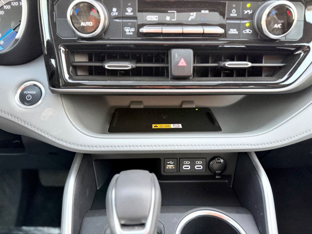 Toyota Highlander 2.5L Hybrid GXR (AWD) 2.5L Hybrid GLE (AWD)