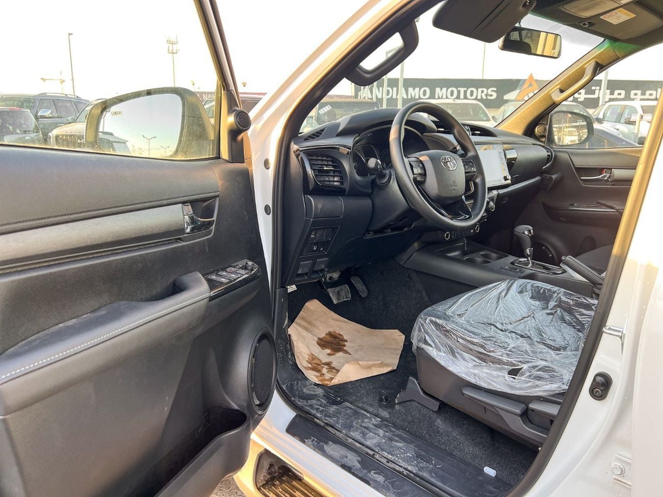 Toyota Hilux ADVENTURE EXPORT ONLY - HILUX 4.0L (WITH AIR COMPRESSOR)