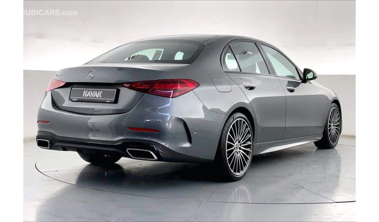 مرسيدس بنز C200 Premium + (AMG Line) | سنة ضمان مجانية | نسبة التمويل 1.99% | خالية من أضرار الفيضانات