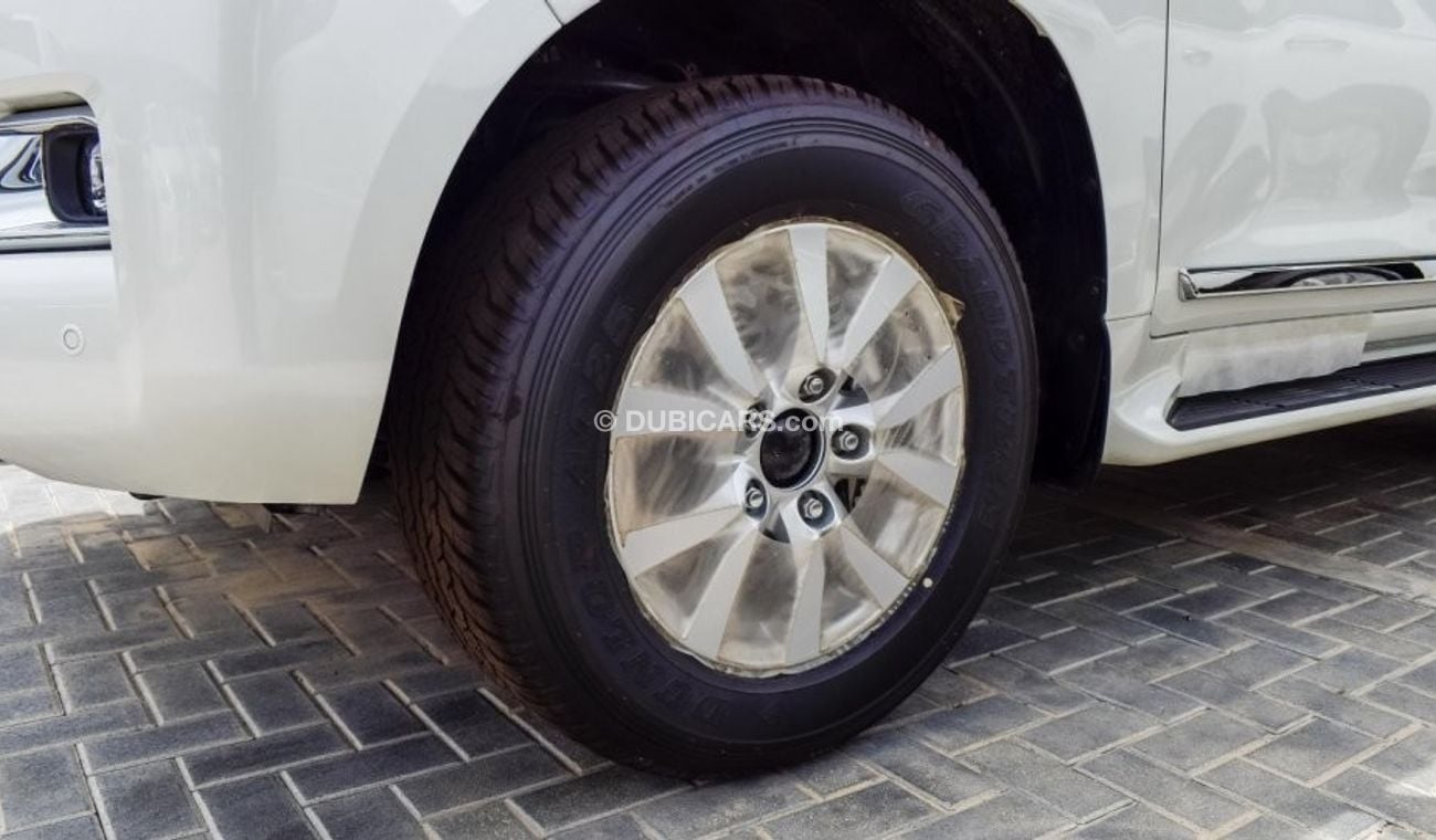 Toyota Land Cruiser GXR V8