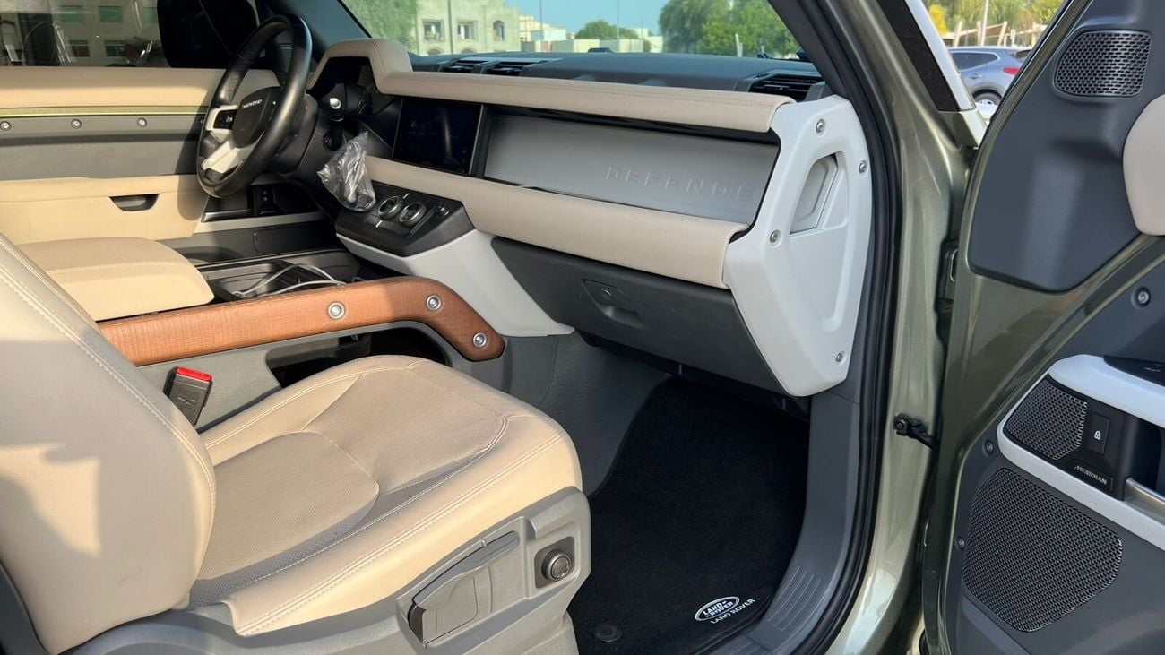 Land Rover Defender P300