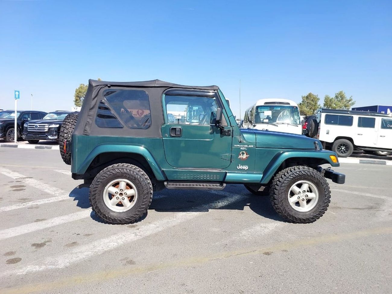 جيب رانجلر JEEP WRANGLER SUV RHD 2000 MODEL 4.0 L PETROL AUTOMATIC(PM75748)
