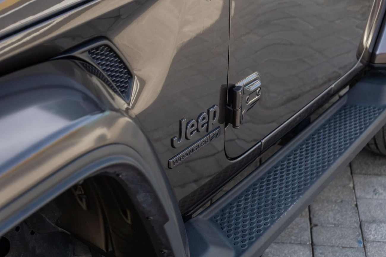 Jeep Wrangler Sahara 3.6L A/T (5 Seater) Jeep Wrangler Sahara 70th Anniversary 2021 GCC under Agency Warranty for
