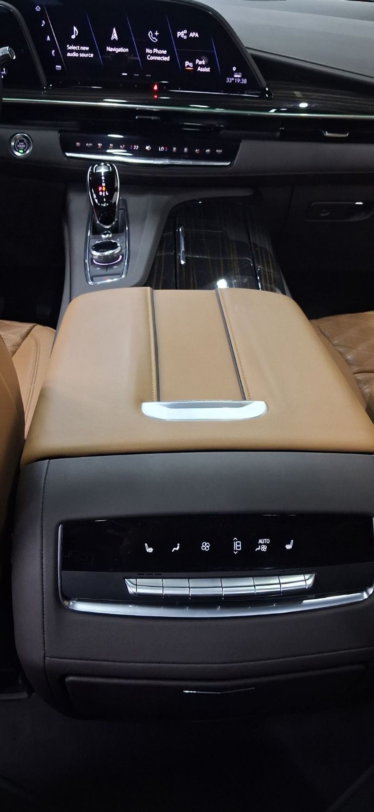 Cadillac Escalade Sport Platinum 6.2L 4WD