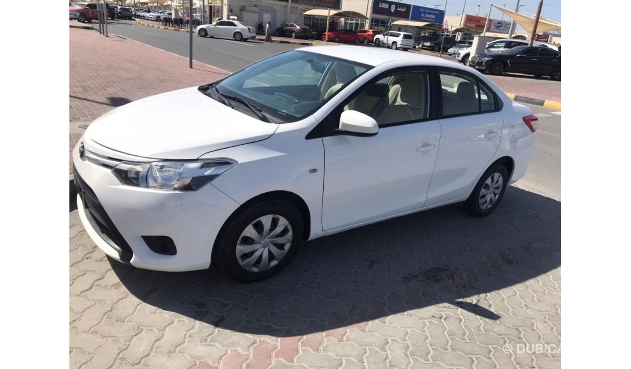 Toyota Yaris Toyota yaris 2014 gcc very celen car for sale