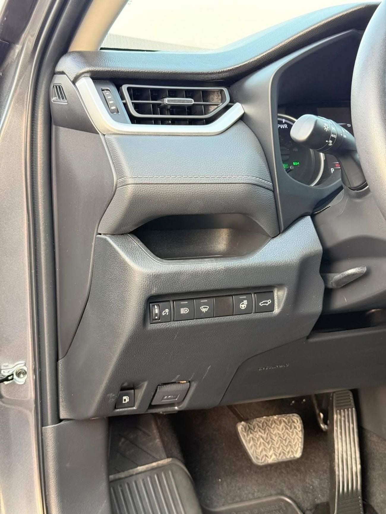 Toyota RAV4 XLE HEV Hybrid premium