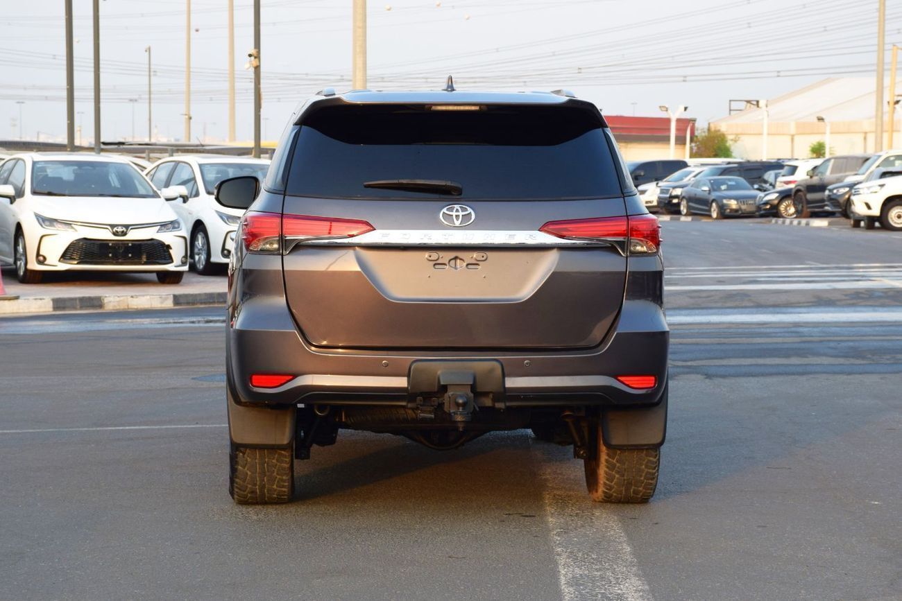 Toyota Fortuner 4X4 Diesel 2.8L (Right Hand)