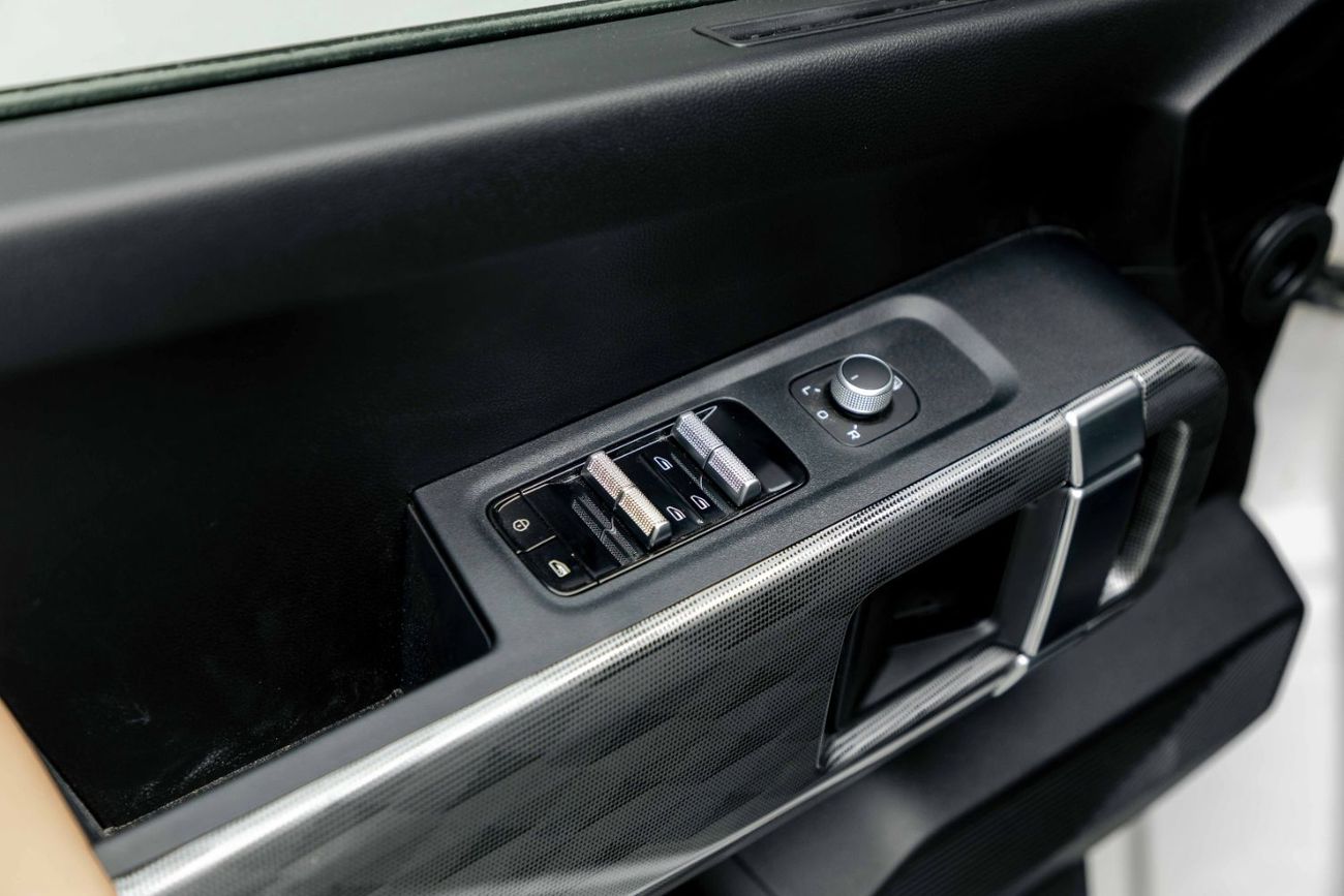 Geely Farizon Super Van - White Inside Black | Export Only