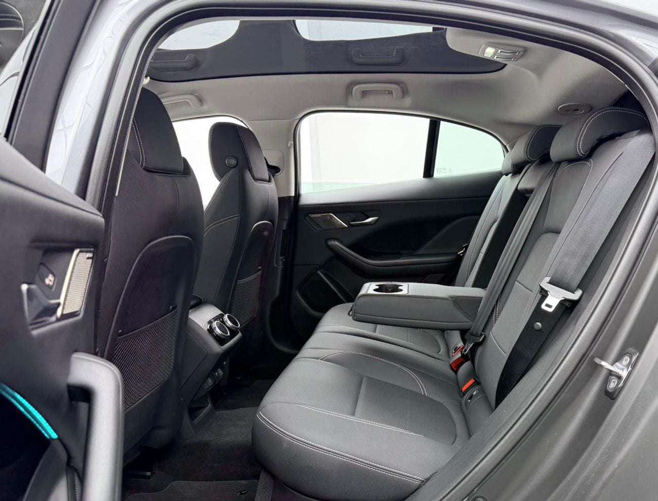 Jaguar I Pace 2021 Jaguar I-Pace EV400, 2026 Jaguar Warranty + Service Pack, Very Low Km, Excellent Condition, GCC