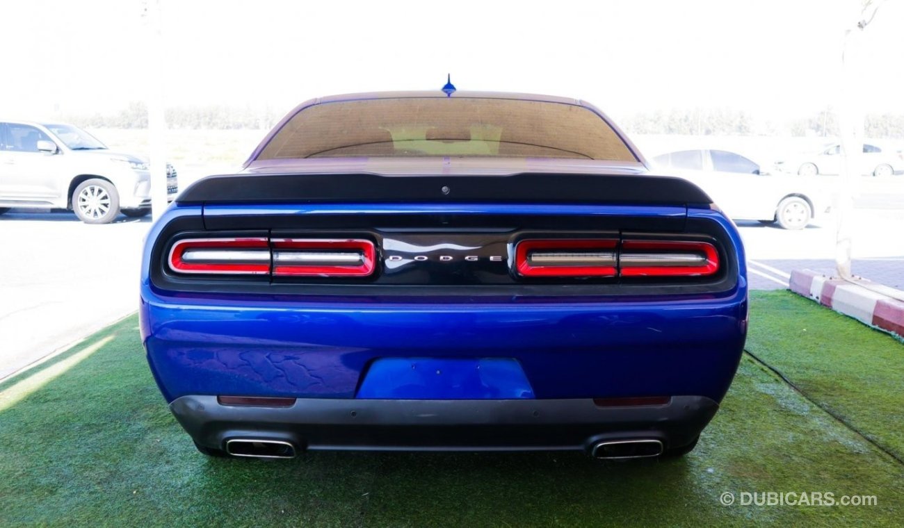 Dodge Challenger