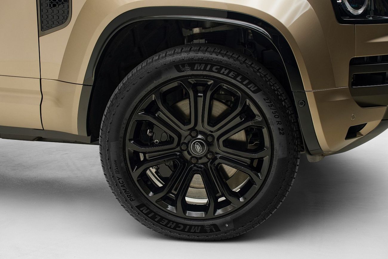 لاند روفر ديفندر 110 P635 OCTA V8