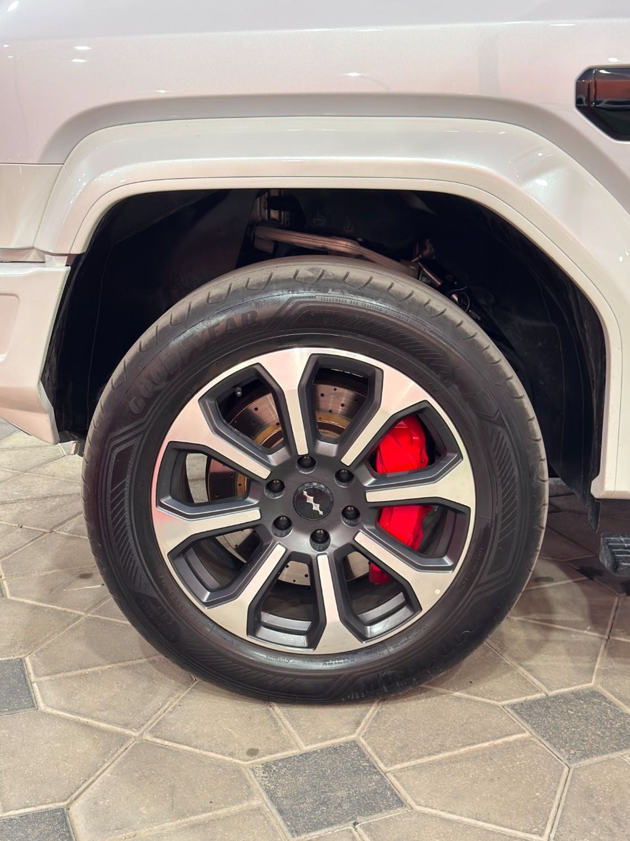 بي واي دي ليوبارد 5 STANDARD