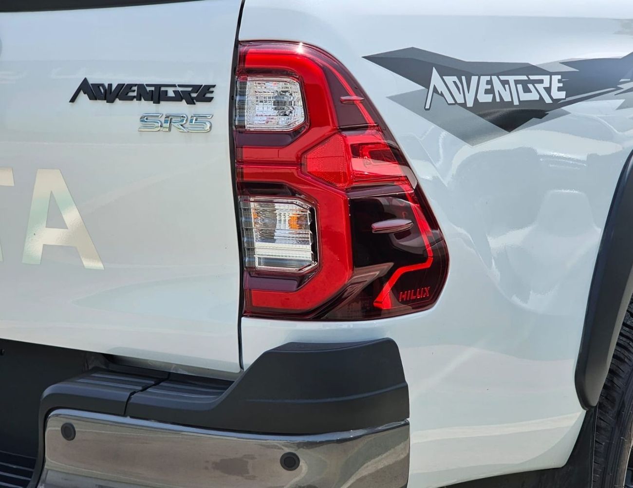 Toyota Hilux ADVENTURE SR5 ADVENTURE || 4.0L PETROL V6 A/T | BULLBAR | 360*CAMERA | WIRELESS CHARGER | BLIND SPOT (CODE # H