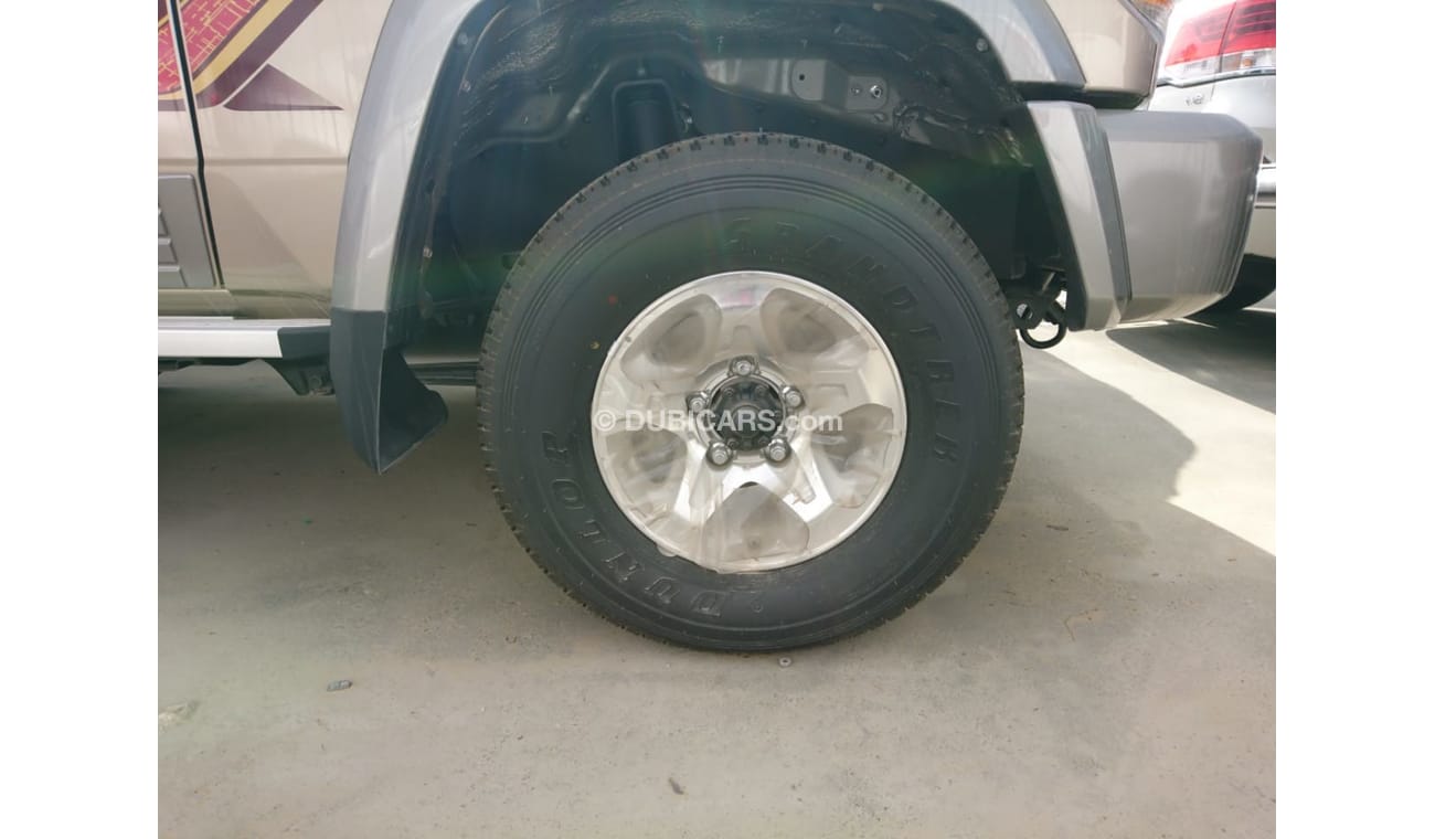 Toyota Land Cruiser 71 4.0L SHORT WHEEL BASE