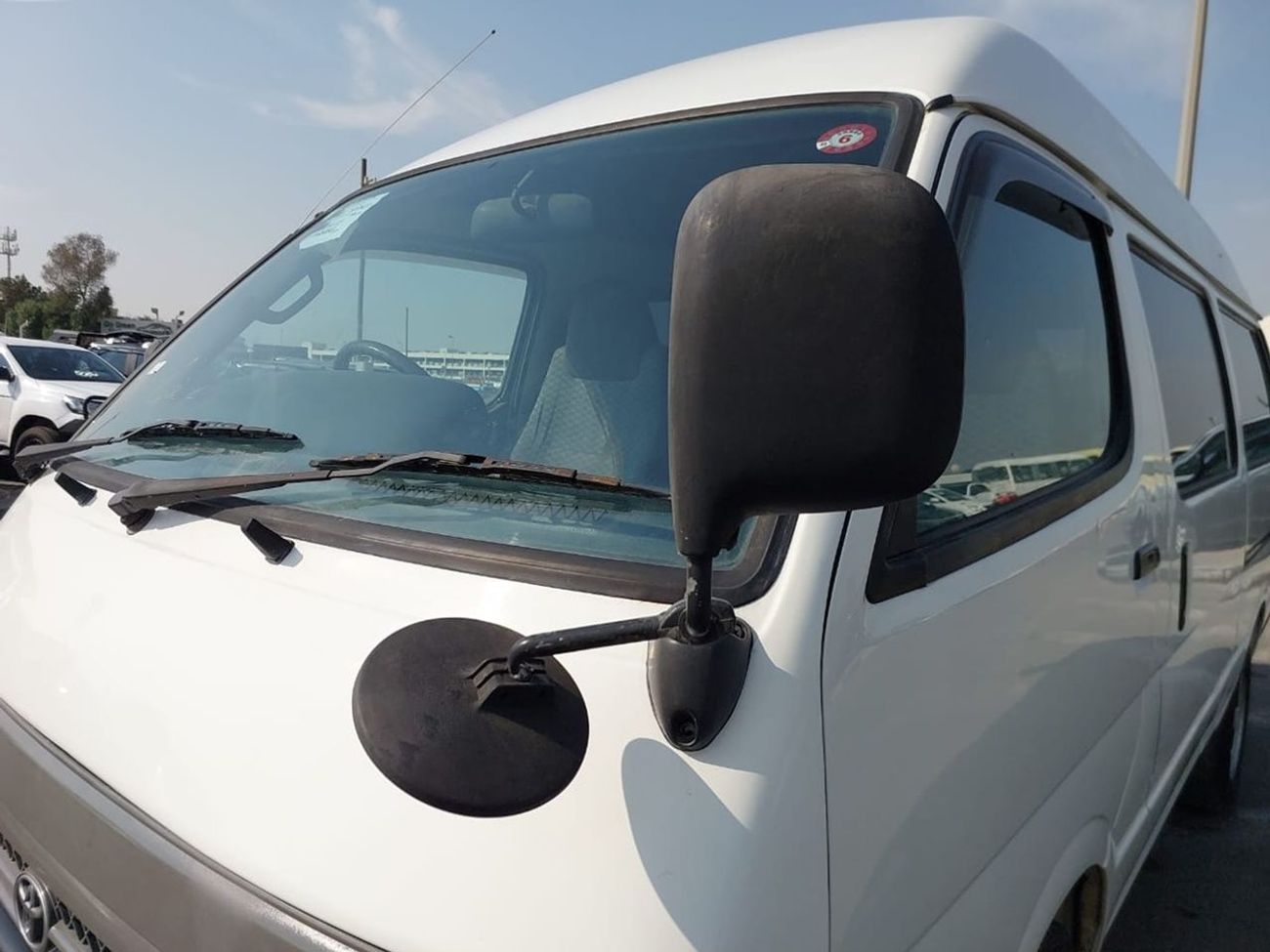 Toyota Hiace TOYOTA HIACE VAN RHD 2002 MODEL 2.0 L PETROL MANUAL(PM05893)