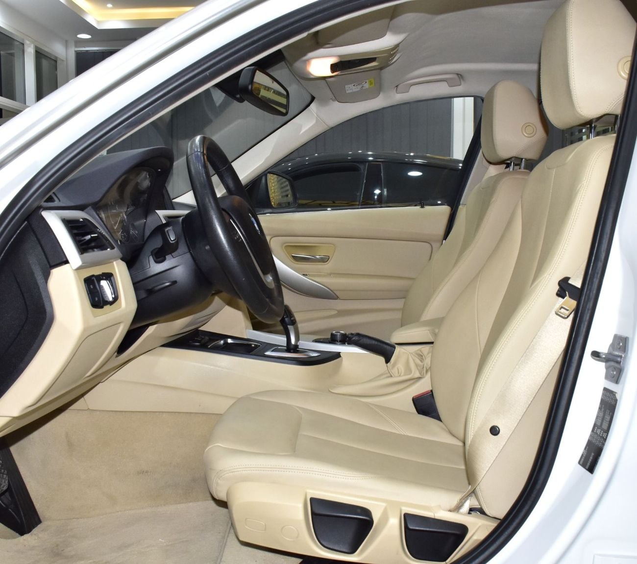 BMW 318i EXCELLENT DEAL for our BMW 318i ( 2016 Model ) in White Color GCC Specs