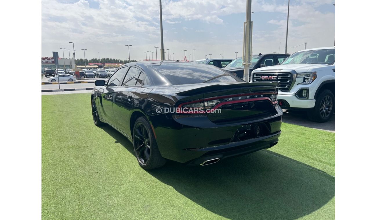 Dodge Challenger Dodge Charger SXT+ /2018 / USA