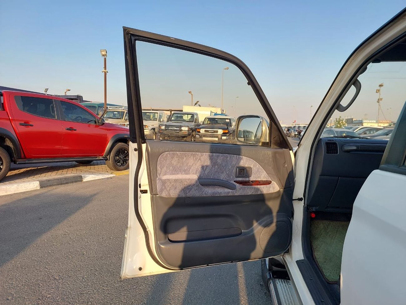 Toyota Land Cruiser TOYOTA LAND CRUISER PRADO SUV RHD 2001 MODEL 2.7 L PETROL AUTOMATIC(PM47611)