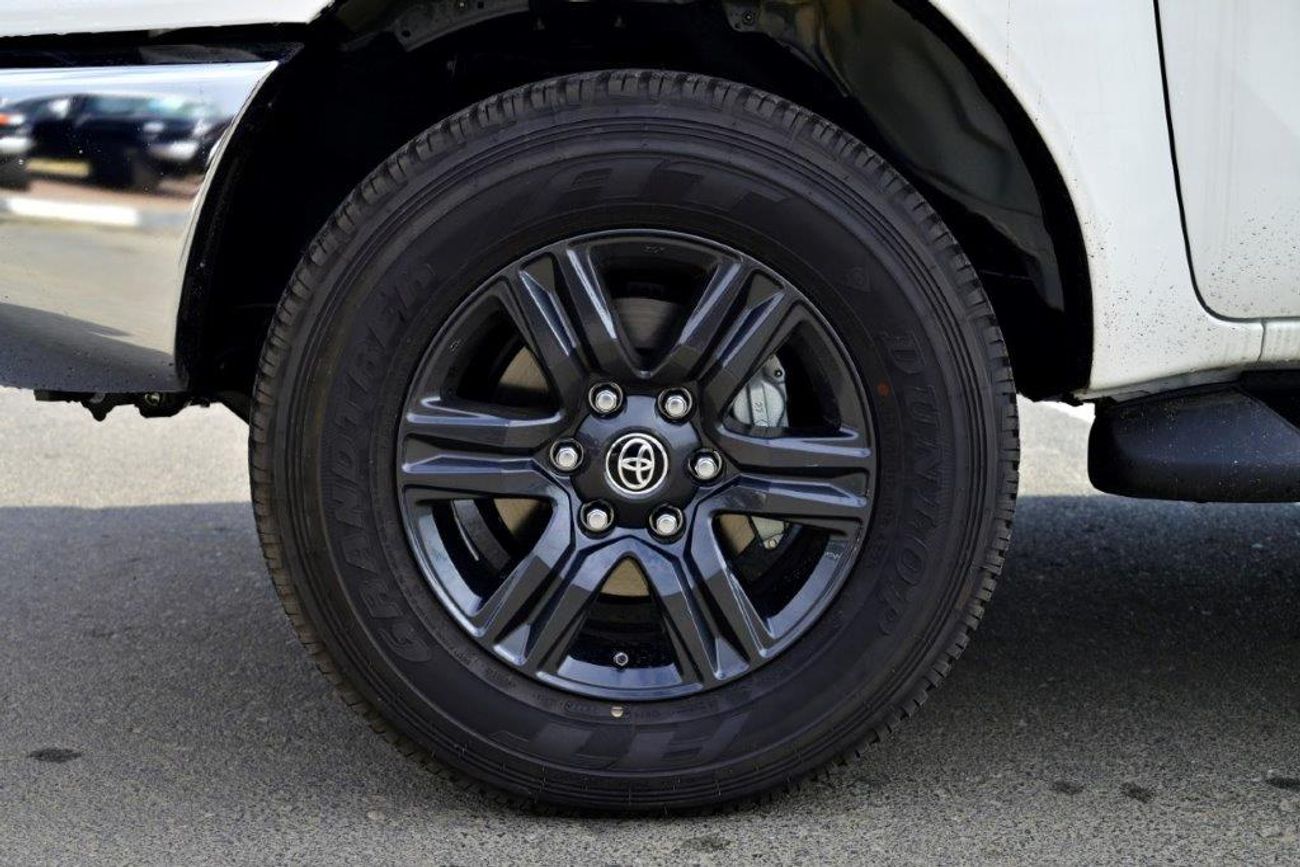 Toyota Hilux 2.7L 4wd Mid option