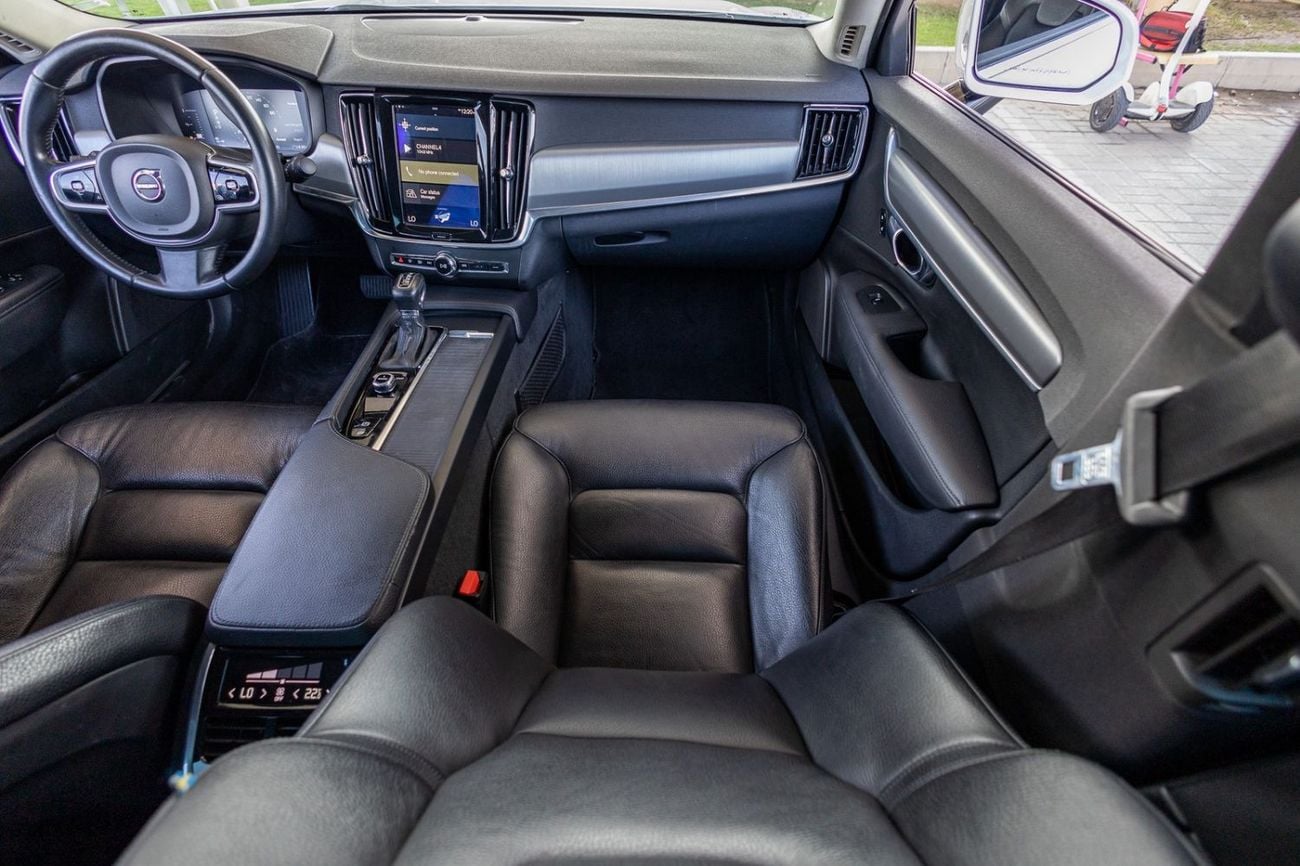 Volvo S90 Volvo S90 2017 GCC specs for 826.00 AED monthly