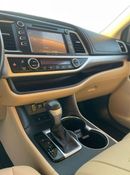 تويوتا هايلاندر 2019 Toyota Highlander LE+ 3.5L V6 MidOption 7 Leather Seats - Electric Seat & Trunk Auto