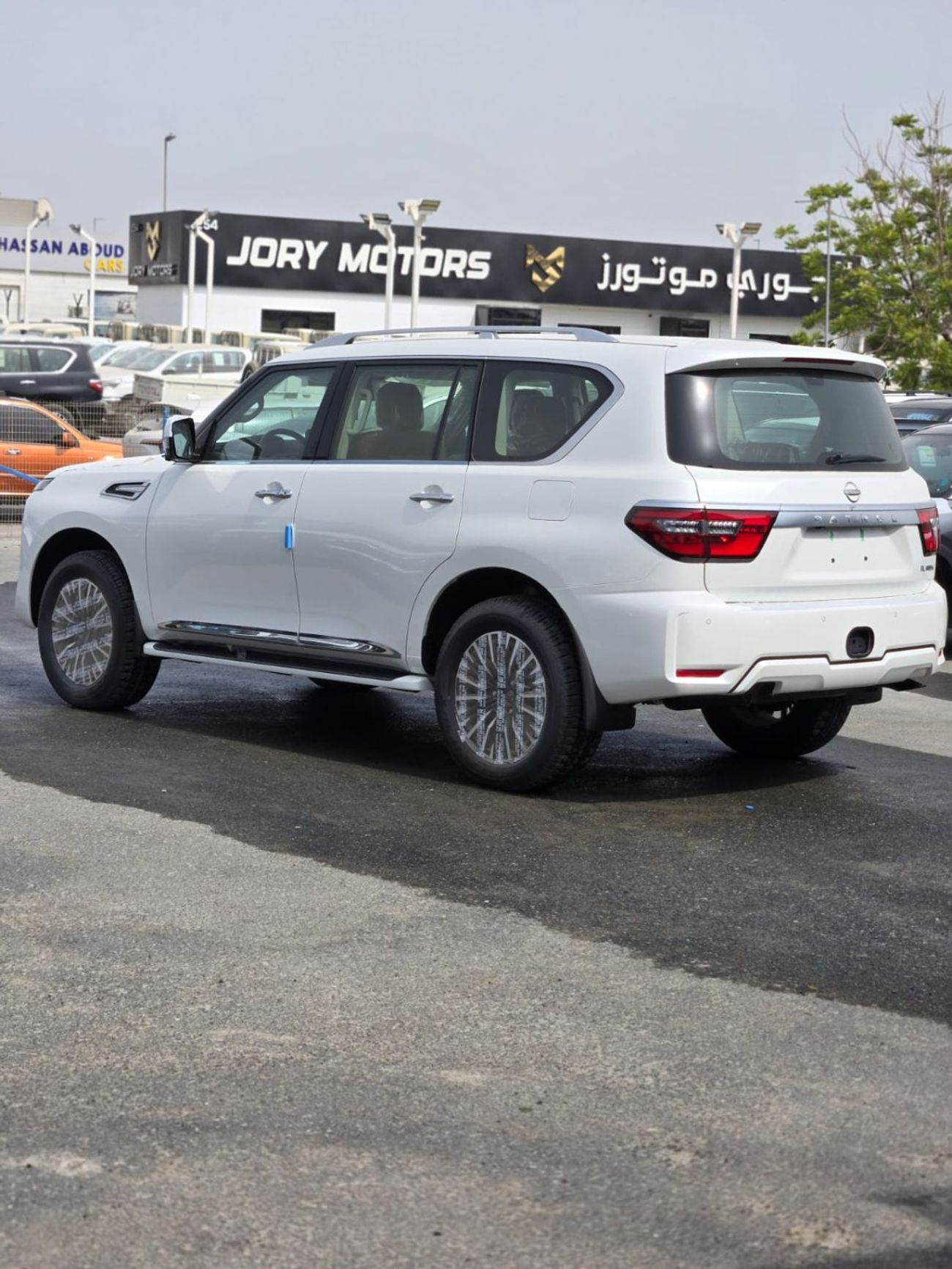 Nissan Patrol 4.0L V6 PLATINUM A/T 7 SEATER FULL OPTION