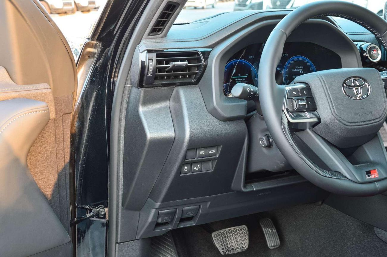 تويوتا لاند كروزر TOYOTA LAND CRUISER GR 3.5L V6 4WD PETROL SUV 2025