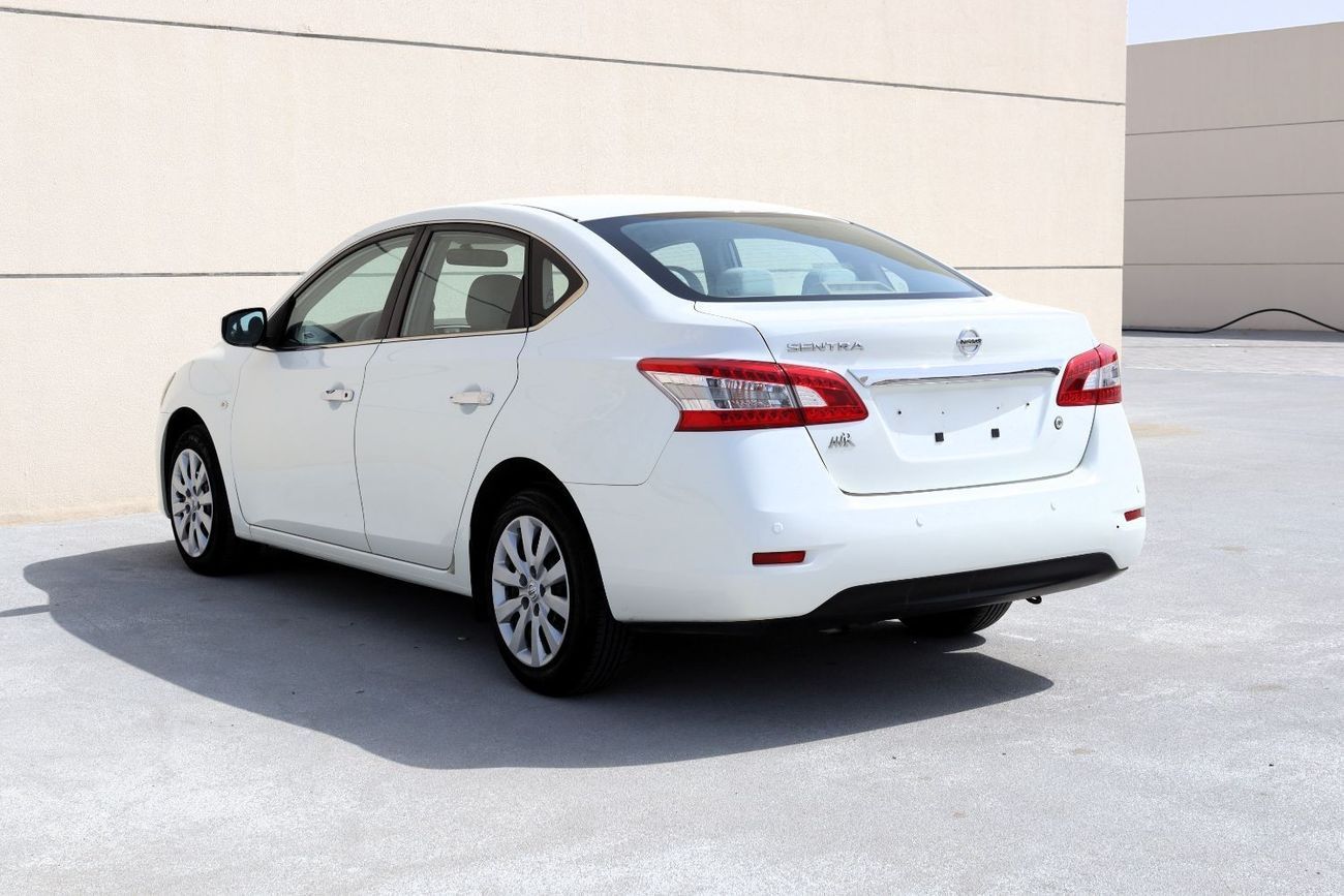 Nissan Sentra S 1.6L (110 HP)