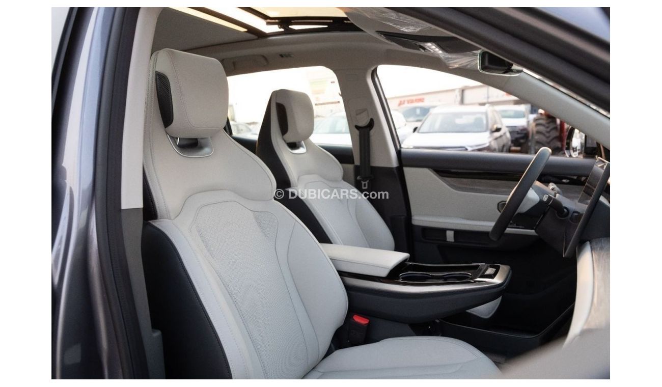 Jetour Dashing 2023 Jetour Dashing 1.6 Turbo Petrol A/T - Grey inside Beige