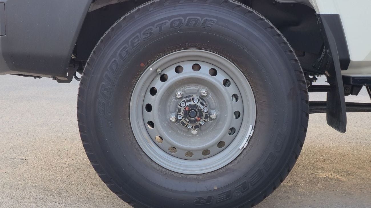 Toyota Land Cruiser 70 Toyota Land Cruiser 70 LC 78 | 2.8L| V4 | T/Diesel | MT | 2026