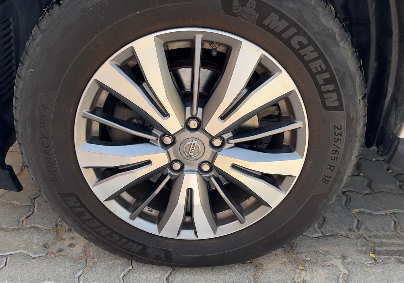 نيسان باثفايندر SV
