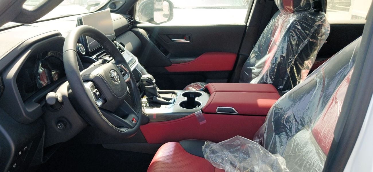 Toyota Land Cruiser Land Cruiser LC300 GR SPORT 3.3L Diesel 2026YM