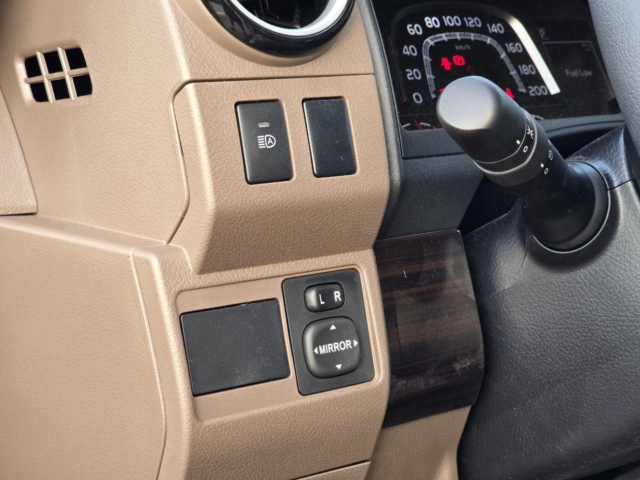 Toyota Land Cruiser 70 2025 Toyota Land Cruiser 4.0L AT full option