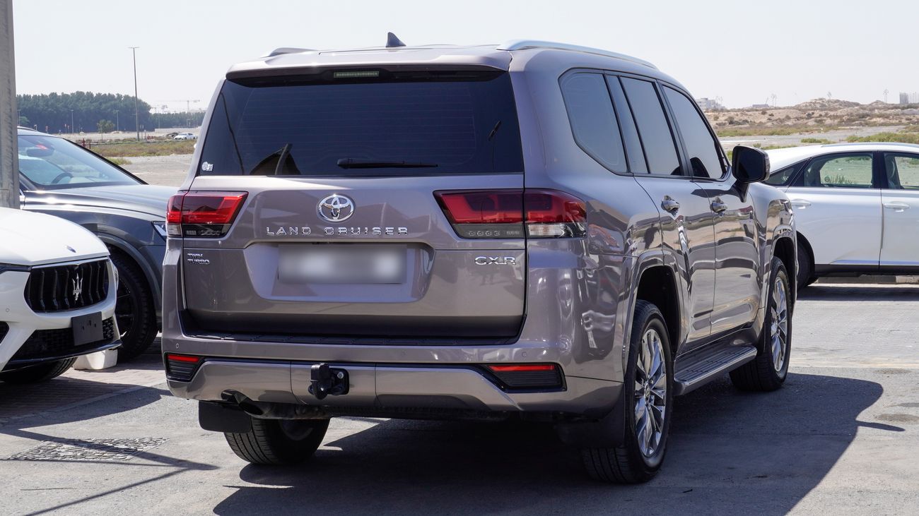 Toyota Land Cruiser GXR 3.5 L Twin Turbo V6