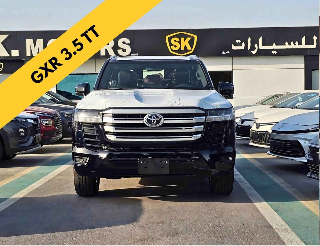 تويوتا لاند كروزر GXR || 3.5L PETROL V6 / SMALL DVD / BIG BUMPER / 2 PWR SEAT + LEATHER / SUNROOF / CHROME CLADDING /