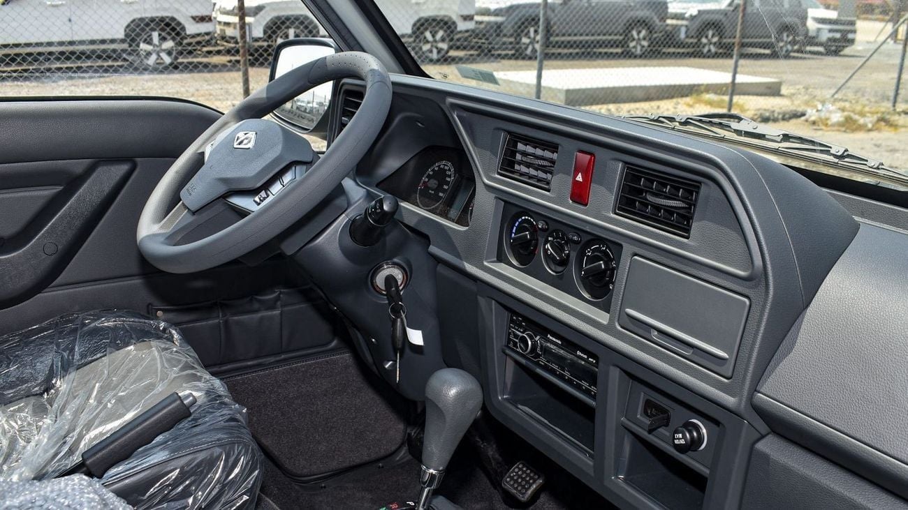 سي إم سي D 260 فان ركاب بـ 8 مقاعد