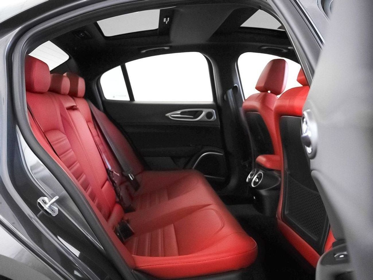 Alfa Romeo Giulia 2023 Alfa Romeo Giulia Veloce Q2 / Alfa Romeo Warranty & Service Pack