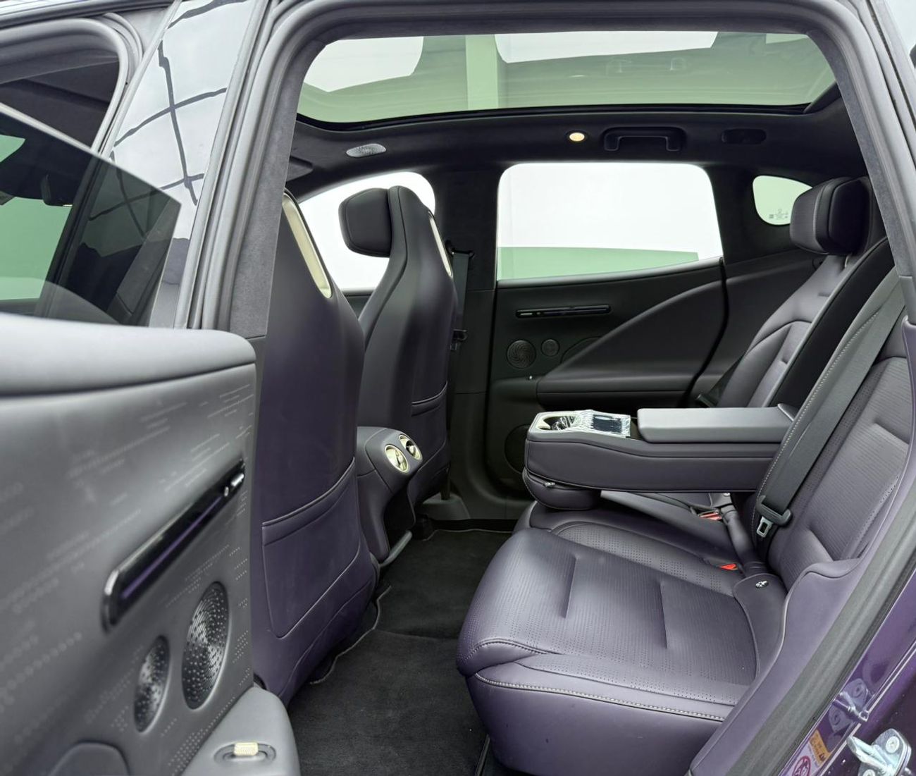 أفاتر 07 2024 Avatar 07 Ultra REEV Edition AWD, 2027 EVS Warranty, EVS Service Contract, Excellent Condition