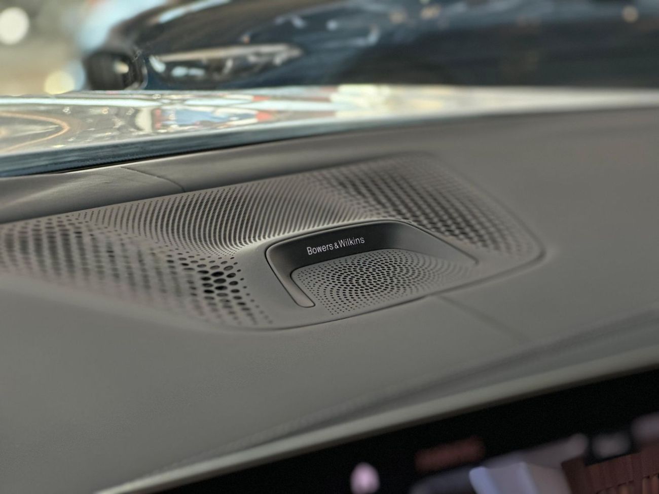 بي أم دبليو X7 xDriveM60i (6 Seats)