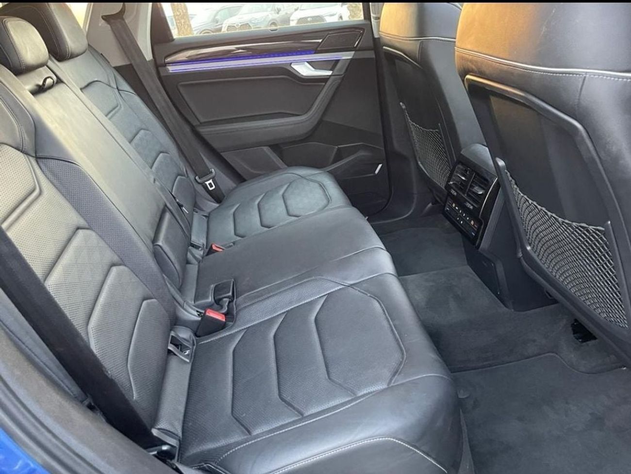 فولكس واجن طوارق Right-Hand drive V6 diesel Auto