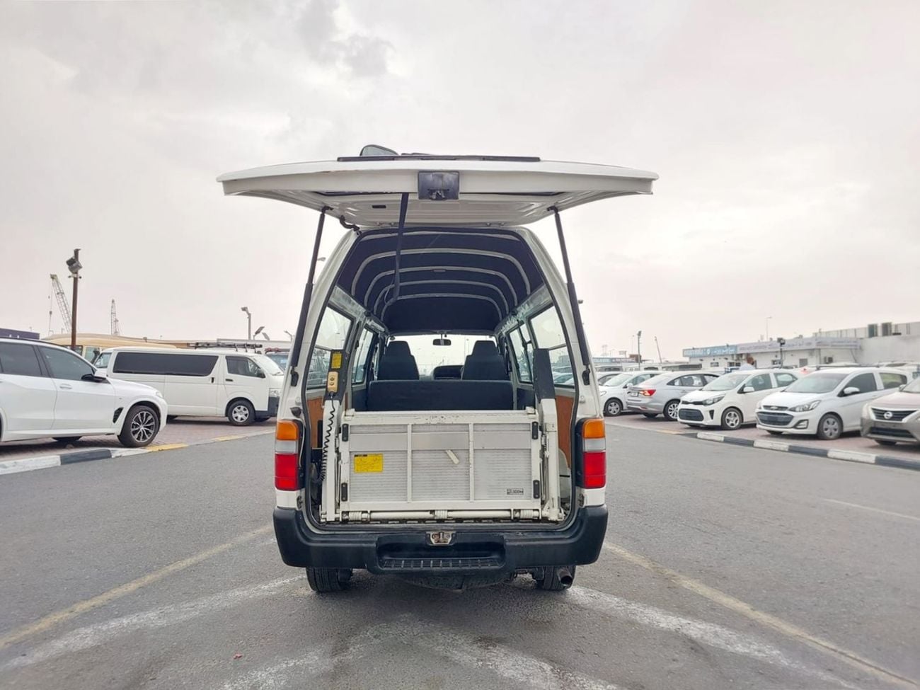 Toyota Hiace TOYOTA HIACE VAN RHD 2003 MODEL 3.0 L DIESEL MANUAL(PM03653)