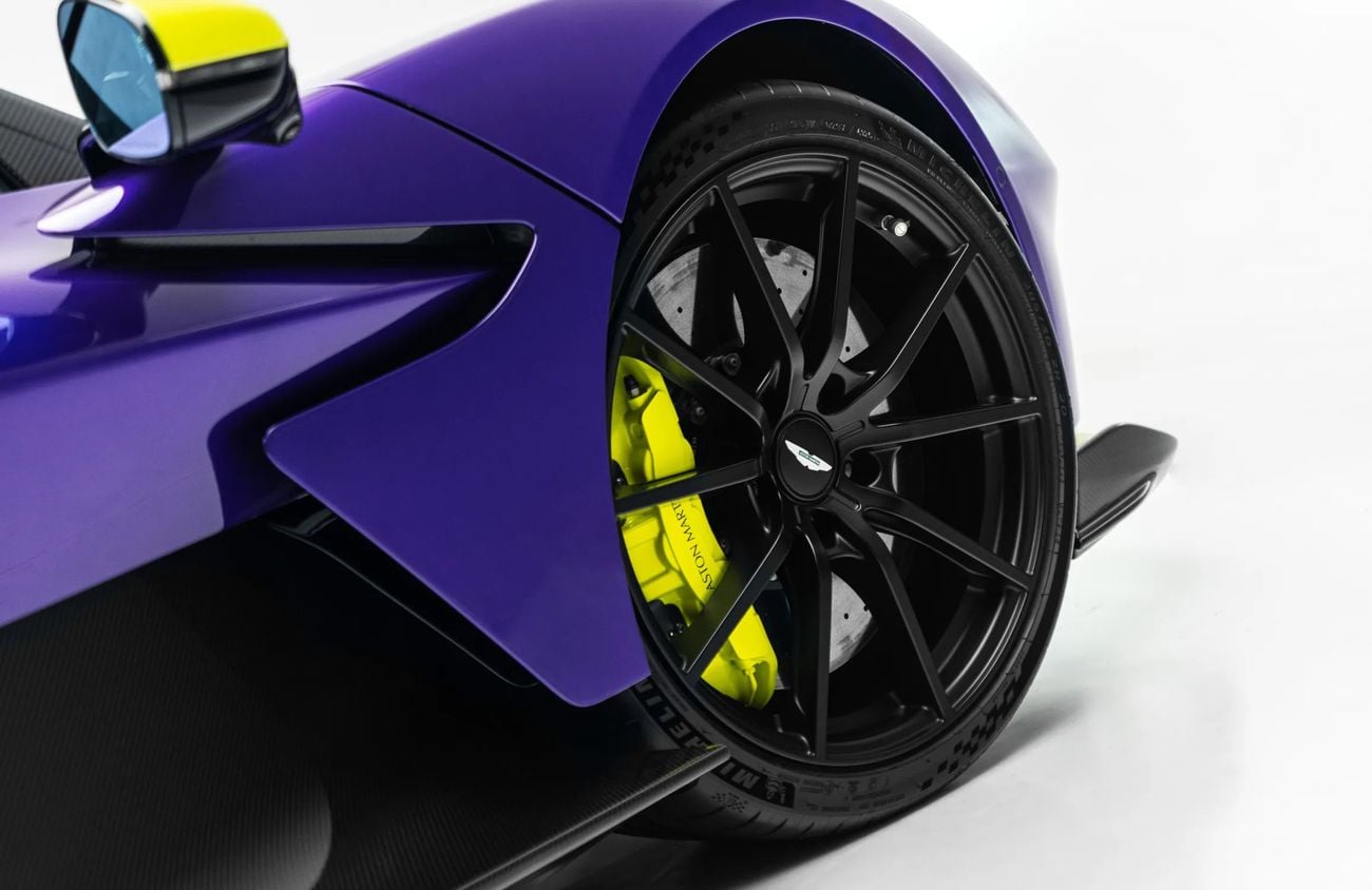 أستون مارتن فالهالا 4.0L V8 Twin-Turbo Engine + eMotors