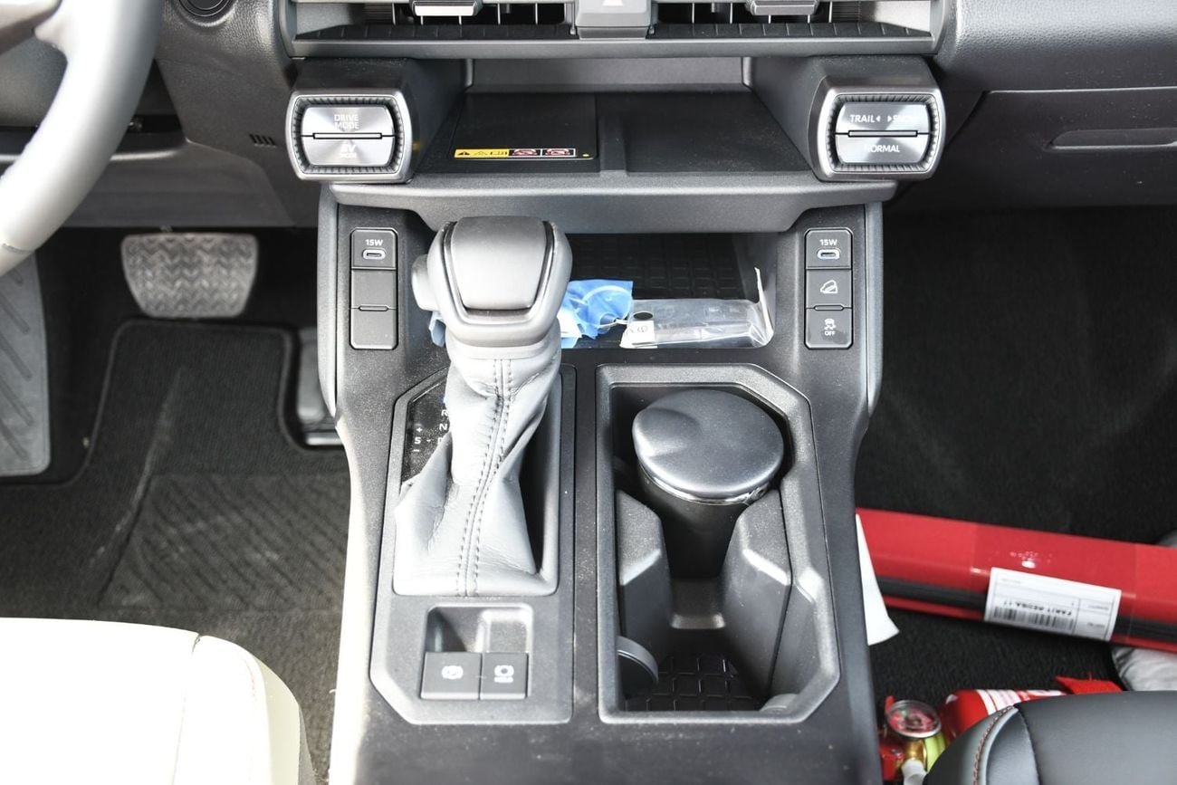 تويوتا راف ٤ ADVENTURE 2.5L HEV FULL OPTION