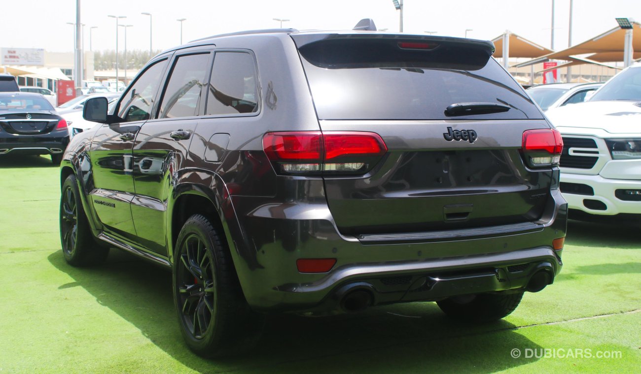 Jeep Grand Cherokee SRT