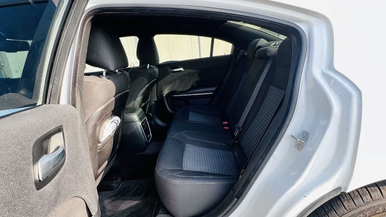 دودج تشارجر AED 870 PM | DODGE CHARGER SXT 2017 | V6 | GCC | MINT CONDITON